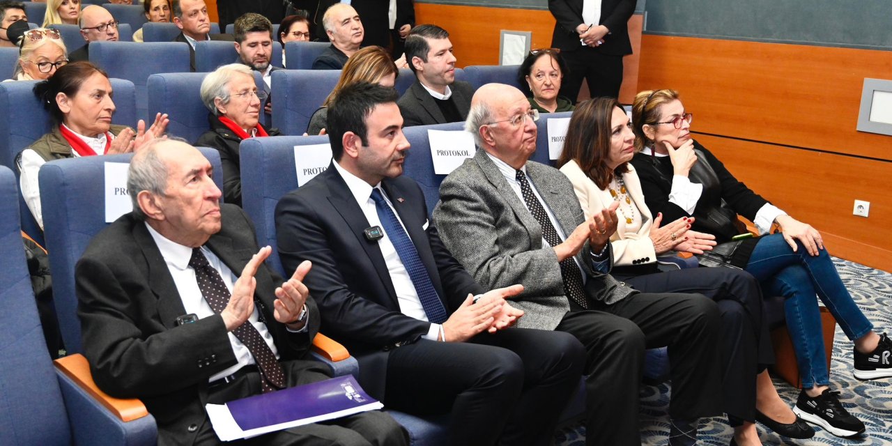 Beşiktaş’ta Altan Öymen Kütüphanesi Açıldı