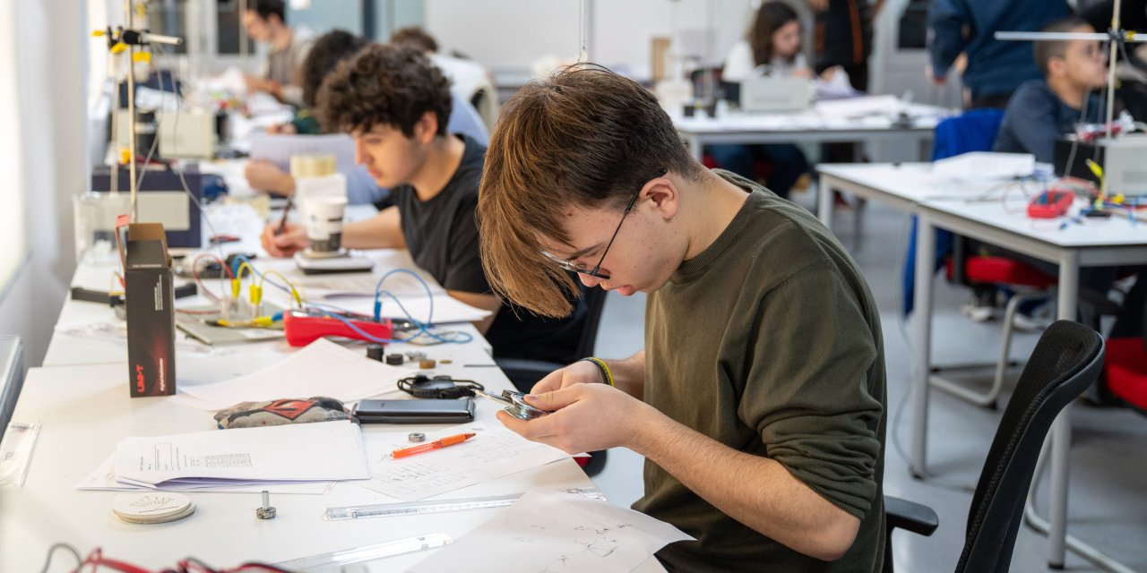 Genç Bilim İnsanları Yarıştı