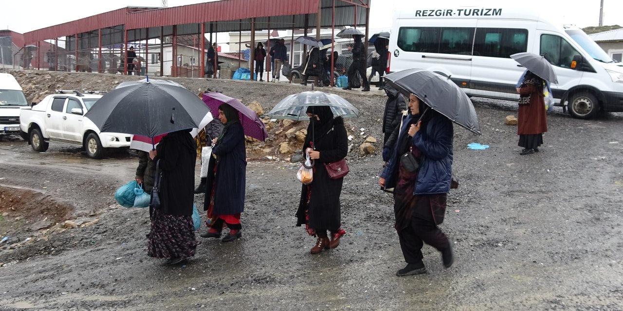 Derecik'teki Gümrük Kapısından 11 Ayda 355 Bin Kişi Giriş-çıkış Yaptı