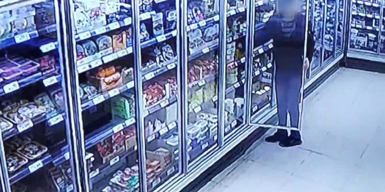 İstanbul - Esenyurt’ta Marketten Hırsızlık Yaparken Çalışana Yakalandı