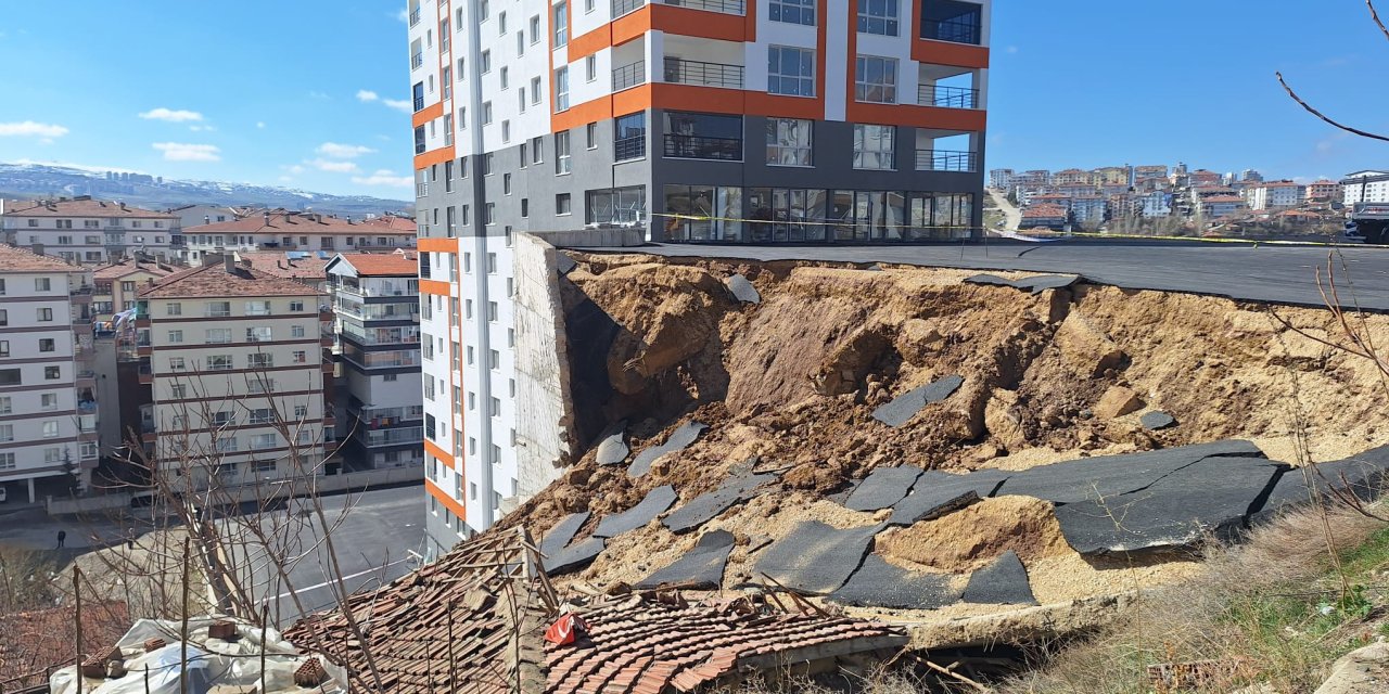 Ankara'da Apartmanın İstinat Duvarı Gecekondunun Üzerine Çöktü
