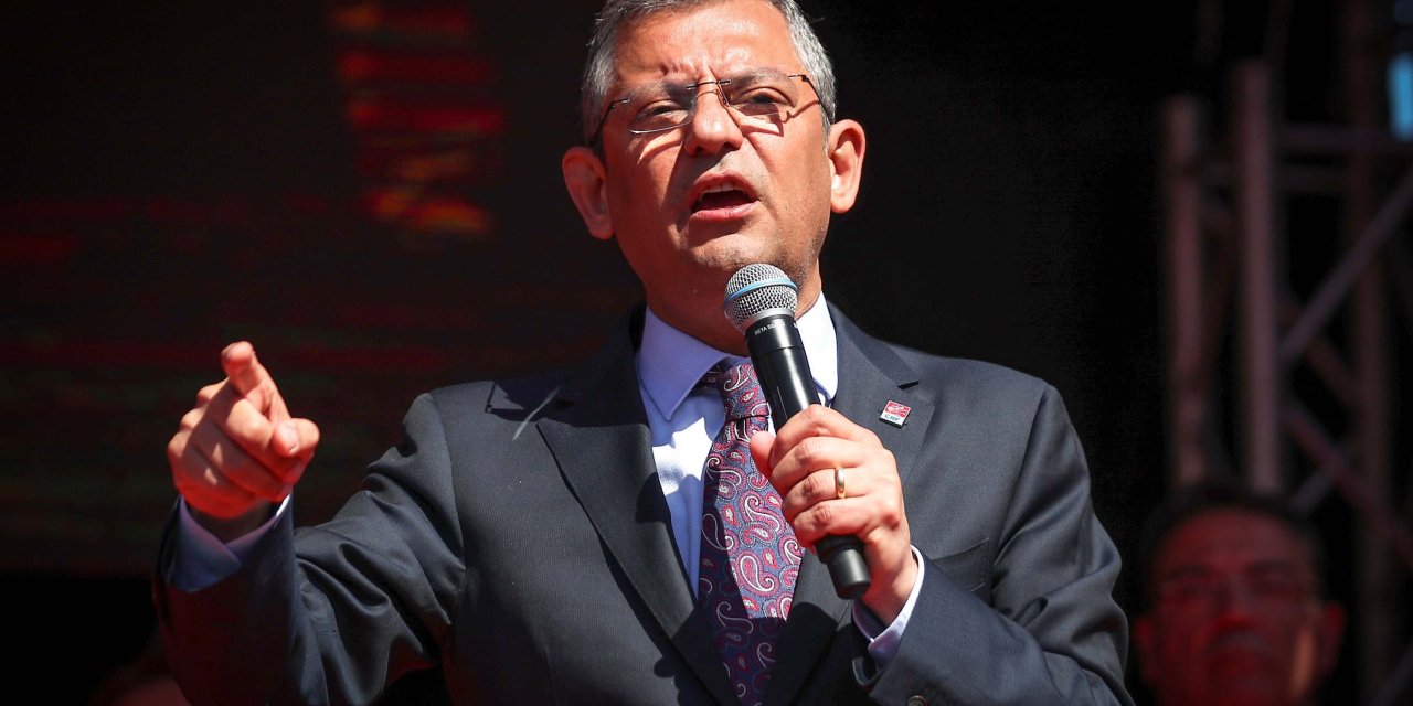 Özgür Özel: Bıyıklı, Erkek Partilerden Yarı Yarıya Kadınların Söz Sahibi Olduğu Bir Partiyle Ayrışacağız