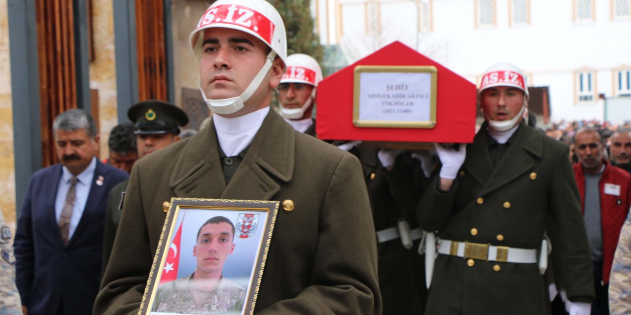 Şehit Sözleşmeli Er Akıncı, Son Yolculuğuna Uğurlandı