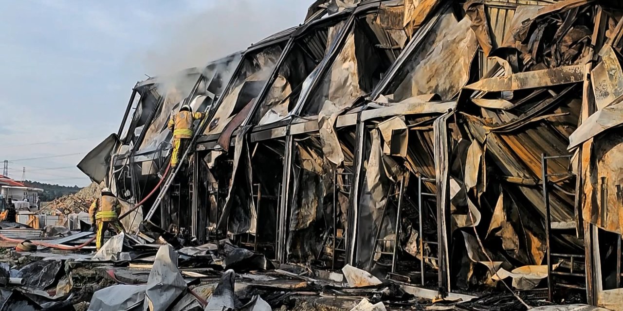 İstanbul-(Geniş Haber)-arnavutköy'de İnşaat Alanında Çıkan Yangın Söndürüldü