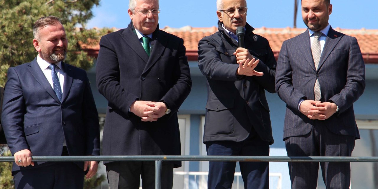 Bakan Uraloğlu: Ülkemizin Her Tarafını Bölünmüş Yollarla Ördük
