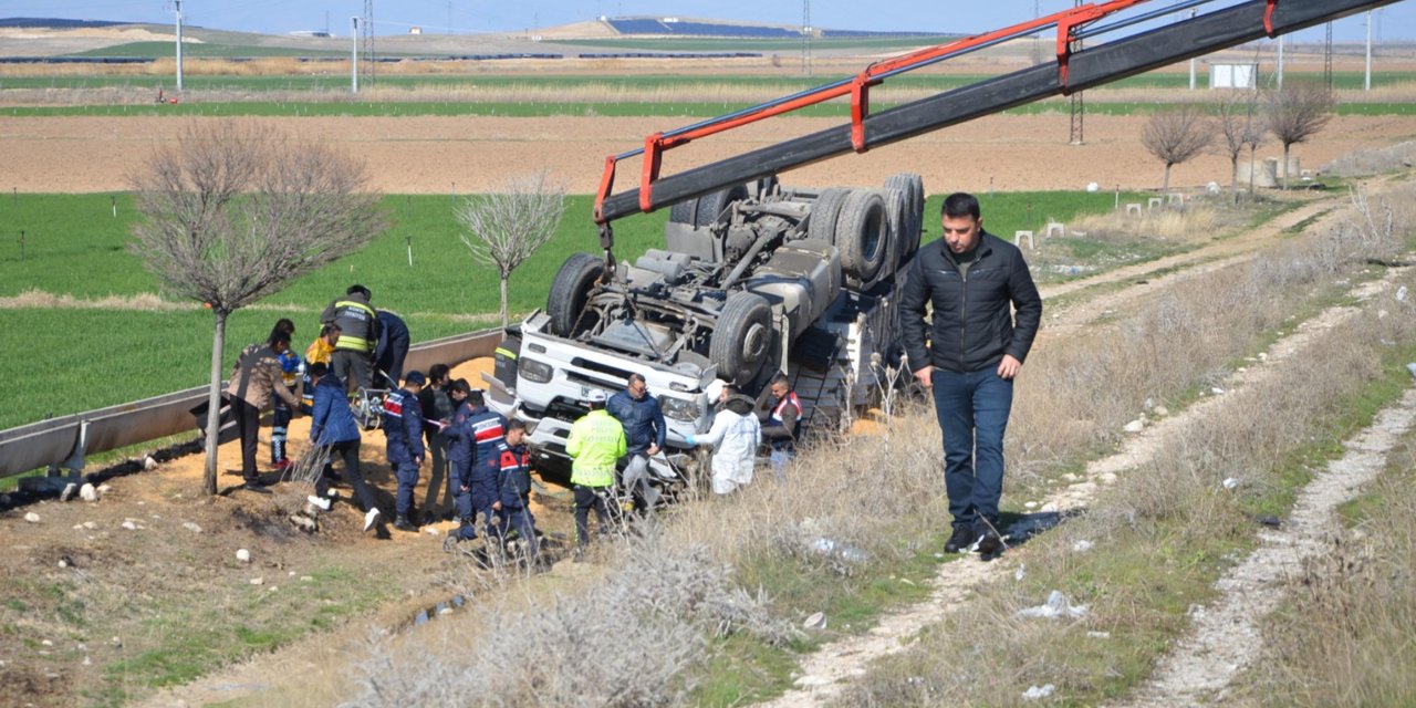 Devrilen Tır'ın Sürücüsü Öldü