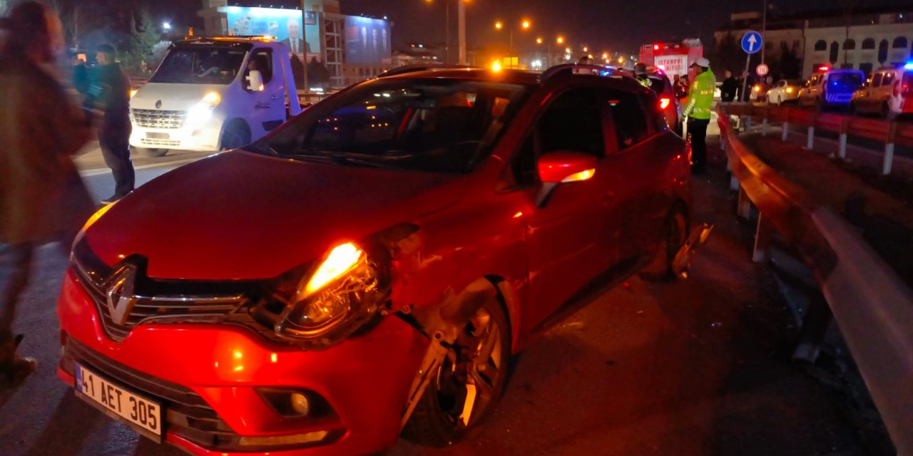 Gaziosmanpaşa Tem Otoyolu'nda Bariyerler Otomobile Saplandı: 1 Ölü, 1 Yaralı