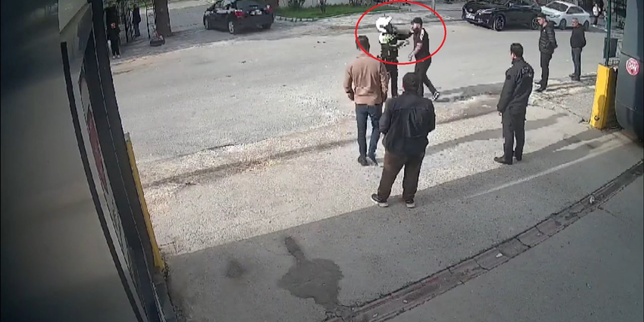 Ekiplerin Üzerine Otomobili Sürmüştü; Kendisini Yakalayan Trafik Polisine Saldırdı