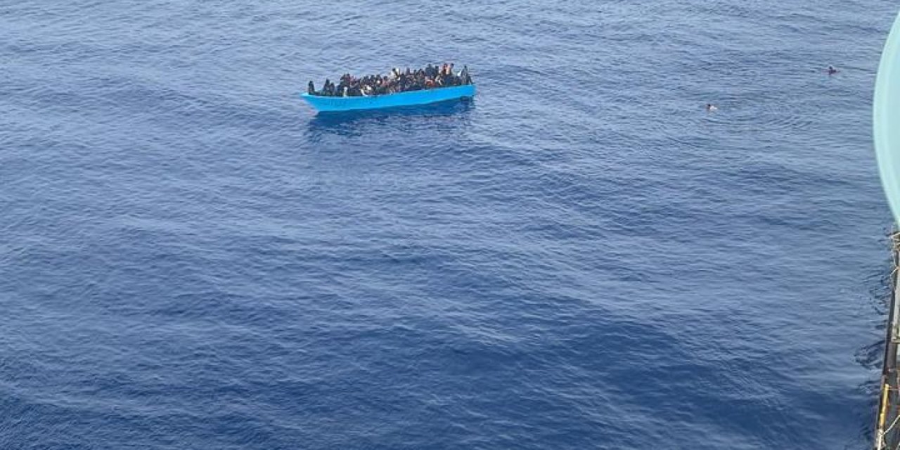 Türk Tanker Gemisi Uluslararası Sularda Boğulmak Üzere Olan 139 Mülteciyi Kurtardı