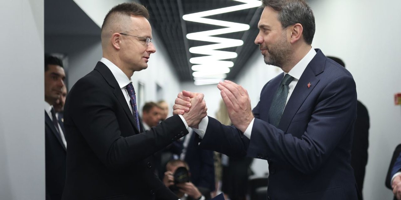 Bakan Bayraktar, Macaristan Dışişleri Bakanı Szijjarto İle Görüştü