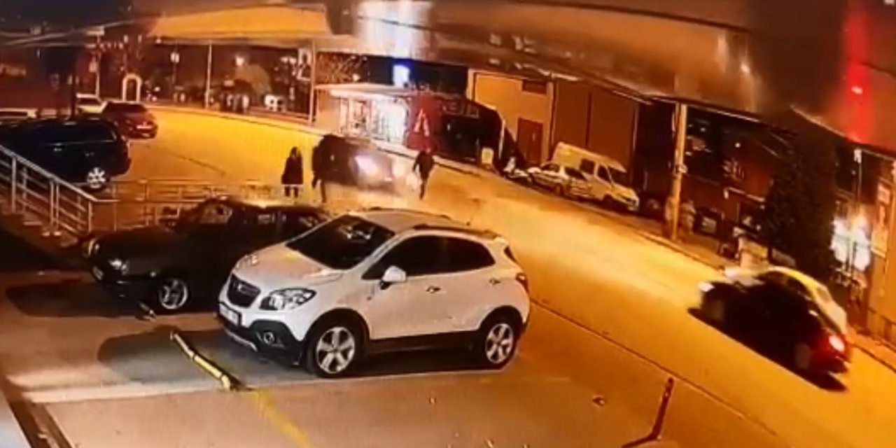 Edirne’de İki Otomobilin Yaptığı Yaya Ağır Yaralandı; Kaza Anı Kamerada