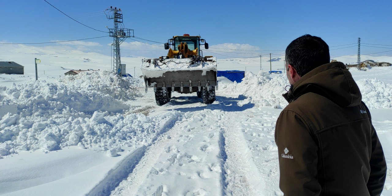 Kars'ta 'kar Kaplanları'nın 2 Bin 300 Rakımda Zorlu Mücadelesi