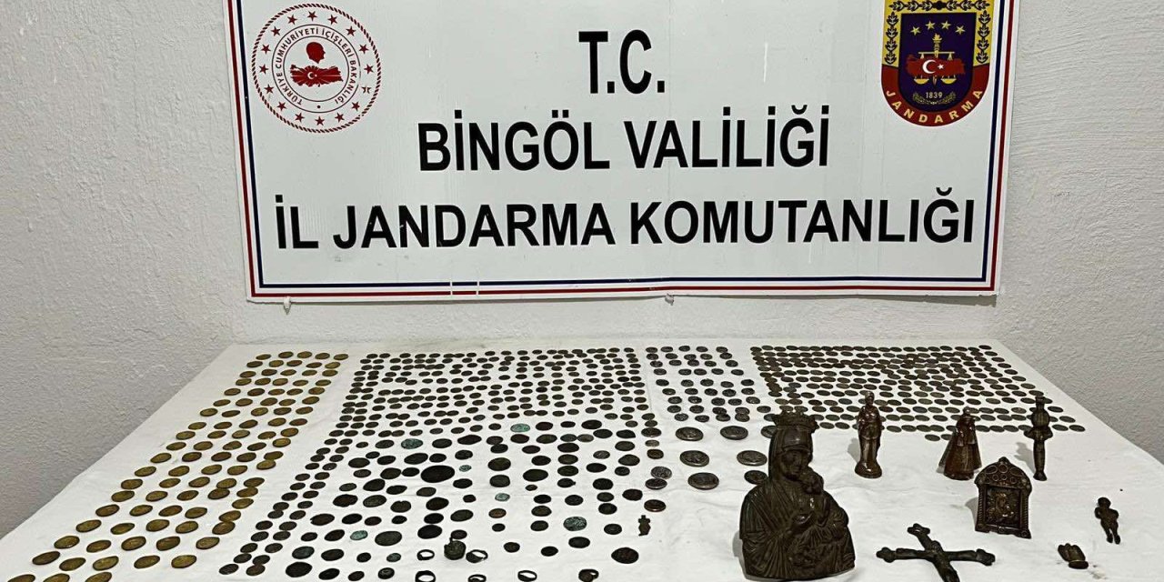Bingöl’de Tarihi Eser Kaçakçılığı Operasyonunda 733 Obje Ele Geçirildi; 2 Gözaltı