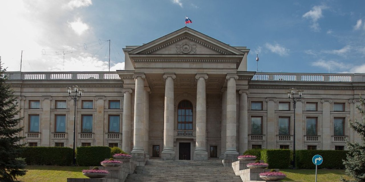 Polonya Dışişleri’ne Çağrılan Rus Büyükelçi, Bakanlığa Gitmedi