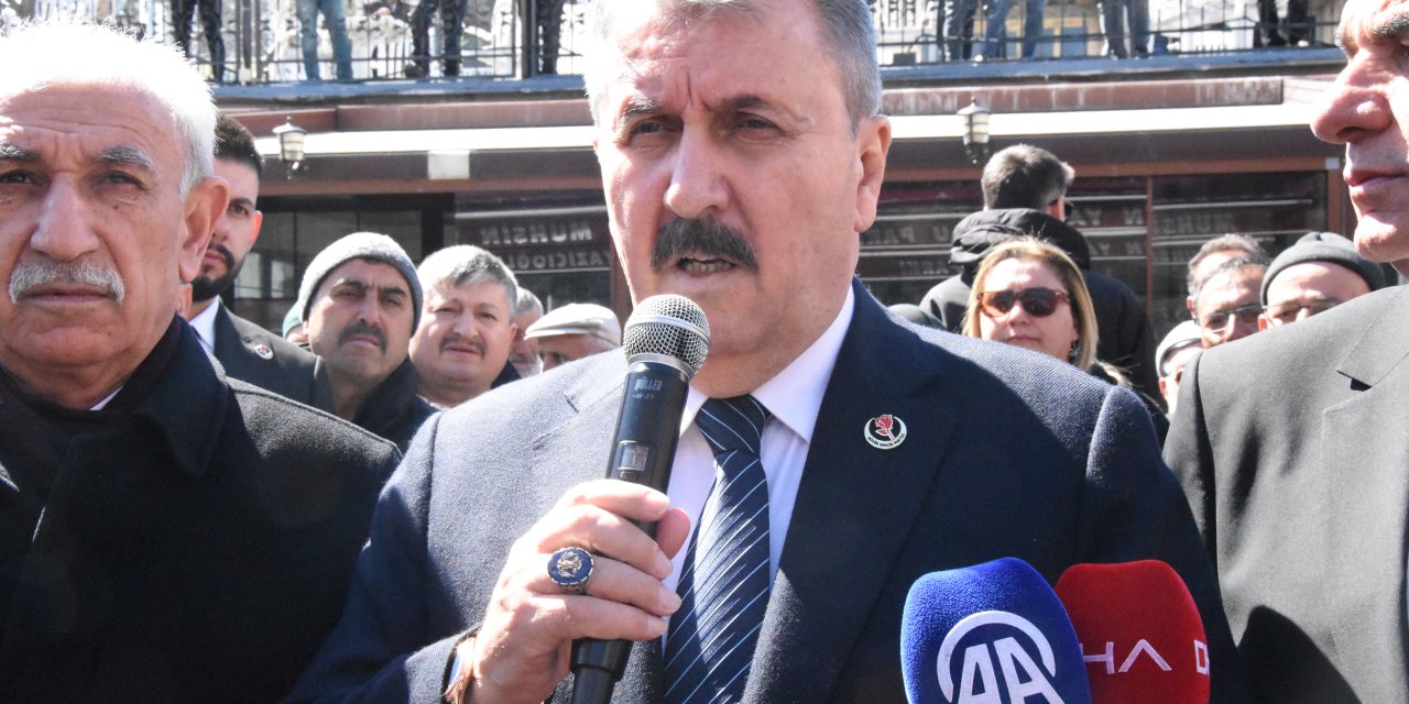 Destici: Birleştirici, Bütünleştirici Bir Siyaset İzliyoruz