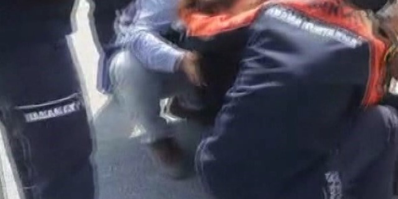 İstanbul - Başakşehir'de Tuz Yüklü Kamyon Kaydı; Tuzla Dolan Otomobilde 2 Kişi Yaralandı