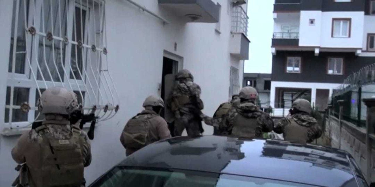 Batman'da Yol Kapatıp, İzinsiz Eylem Yapan 5 Şüpheliye Gözaltı