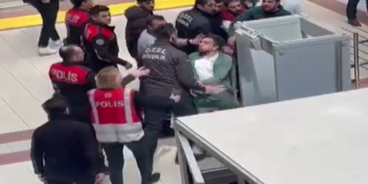 İstanbul - Polisi Şehit Eden Sanığın Yakınları Adliyede Bir Polisi Yaraladı