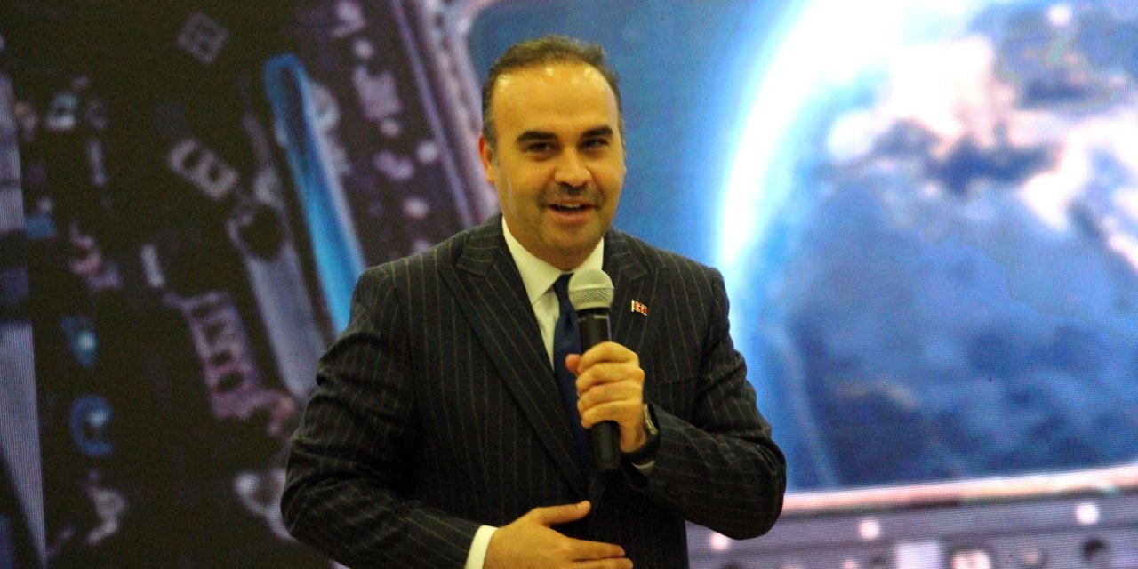 Bakan Kacır: 8 Temmuz Haftası Türksat 6a'yı Uzaya Göndereceğiz