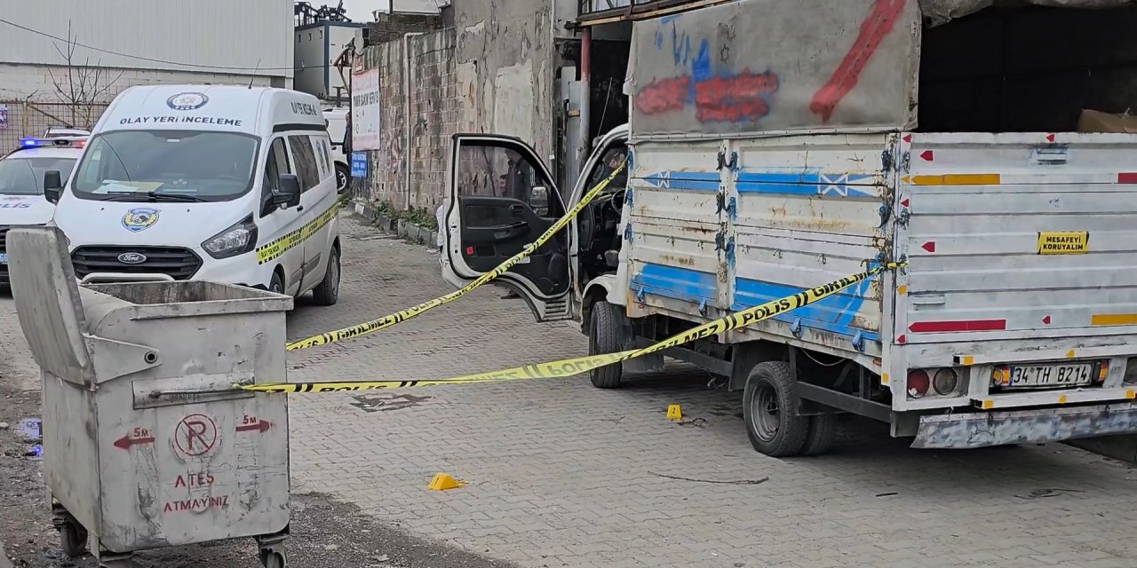 İstanbul - Başakşehir’de Kaportacıya Silahlı Saldırı: 3 Yaralı