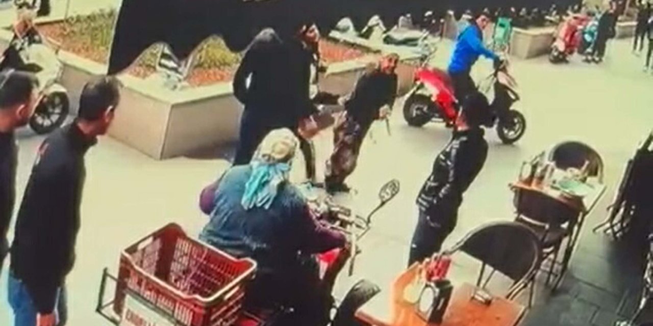 Dilenci, Kendisine Para Vermeyen Kadını Bıçakla Yaraladı