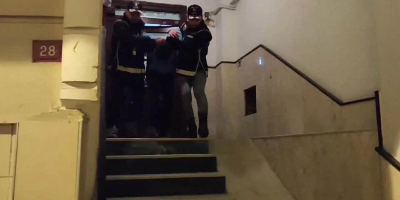 İstanbul - İstanbul'da 'Mahzen-22' Operasyonu: Nusr-et'teki Silahlı Saldırı Talimatını Barış Boyun Verdi-1