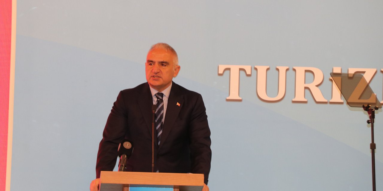 Bakan Ersoy, Van'da 'Turizm Master Planı' Lansmanına Katıldı