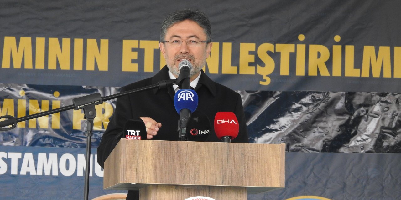 Bakan Yumaklı, Kastamonu'da Çiftçiye Çeltik Tohumu Dağıttı