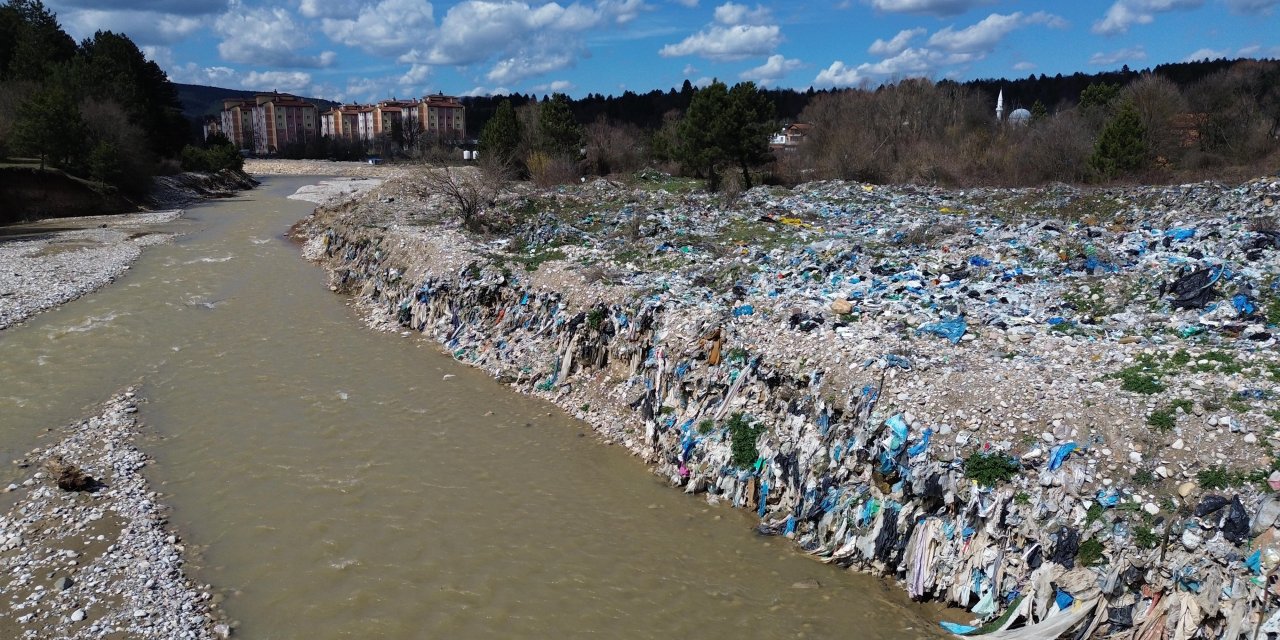 Eski Çöplük Çaya Karıştı