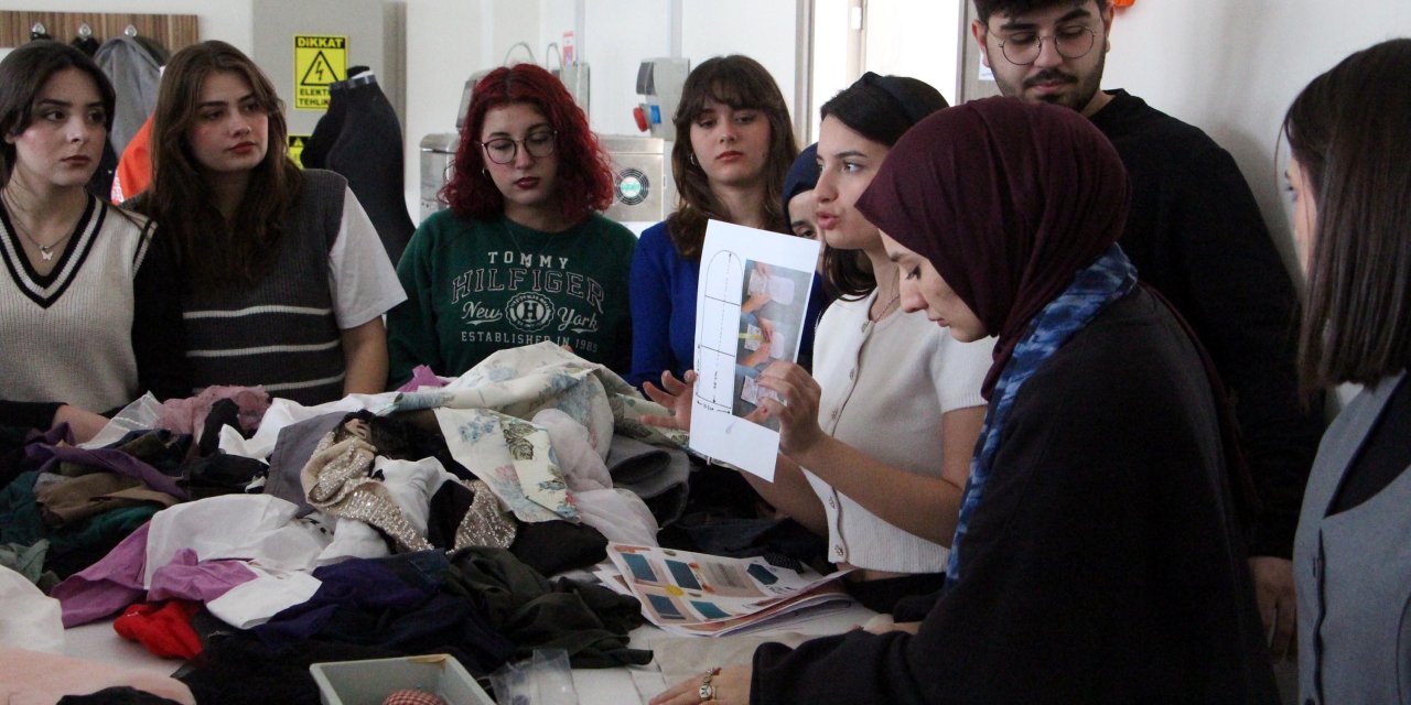 Üniversiteliler, Terzilerin Çöpe Attığı Kumaşları Toplayıp, Eşyalara Dönüştürdü