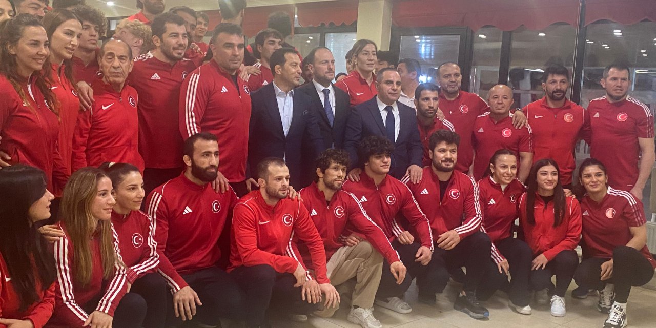 Spor Hizmetleri Genel Müdürü Veli Ozan Çakır, Güreş Milli Takım Kampını Ziyaret Etti