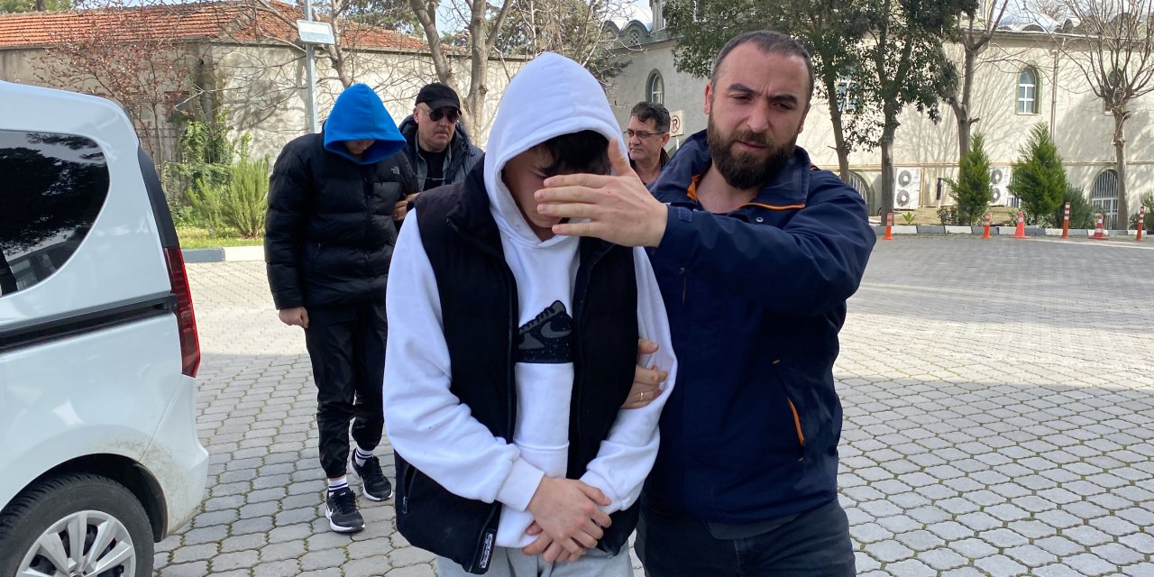 17 Yaşındaki 4 Şüpheliden 1605 Sentetik Hap Çıktı