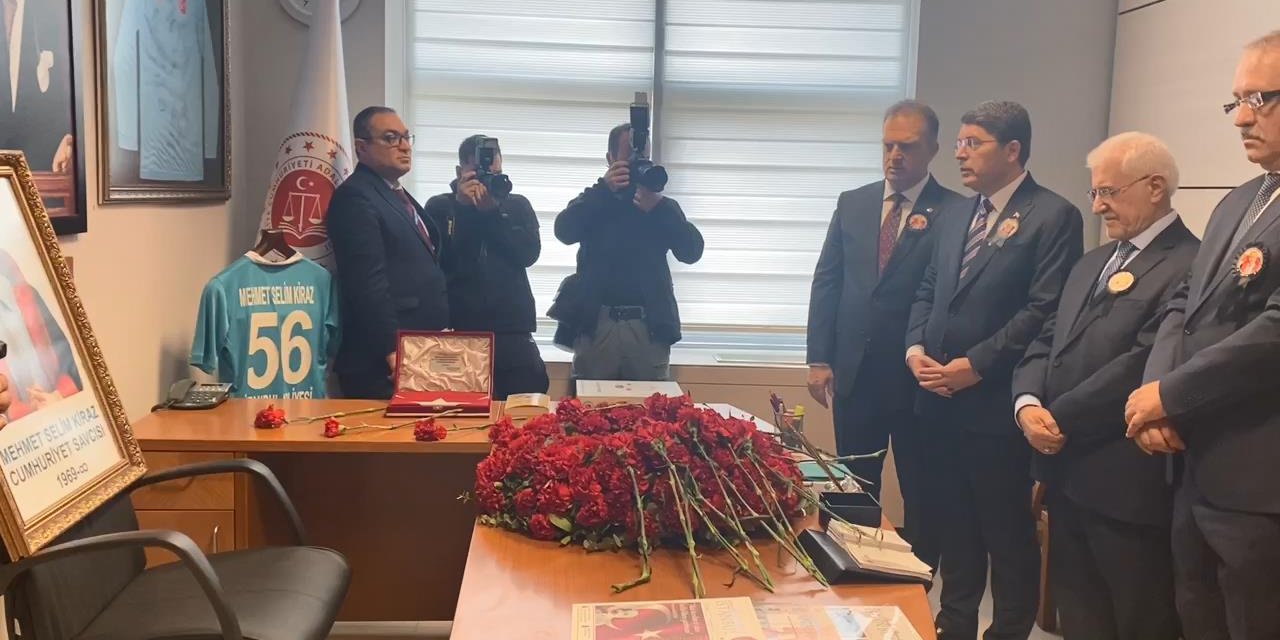 İstanbul - Şehit Cumhuriyet Savcısı Mehmet Selim Kiraz Adliyede Anıldı -1