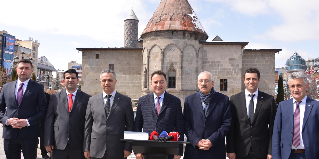 Babacan: Haykırıyoruz; Emeklilerimiz Aç, Emeklilerimiz Perişan