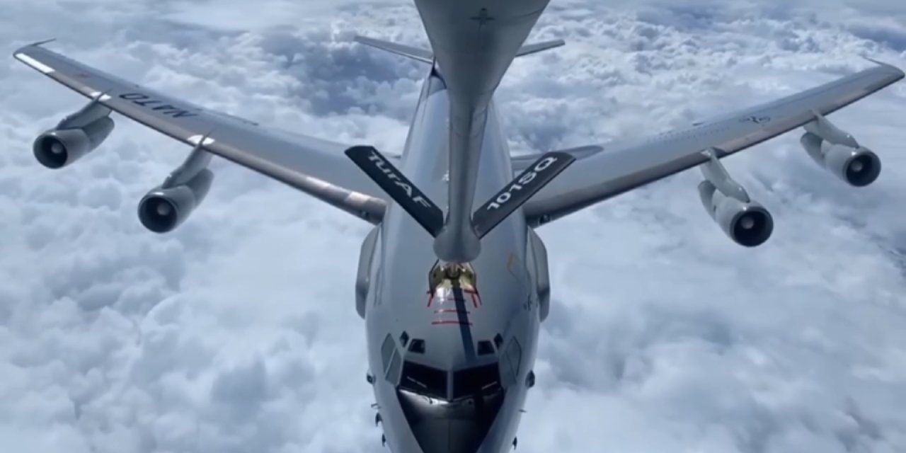 Hava Kuvvetleri’nin Tanker Uçağı, Nato Uçağına Yakıt İkmali Yaptı