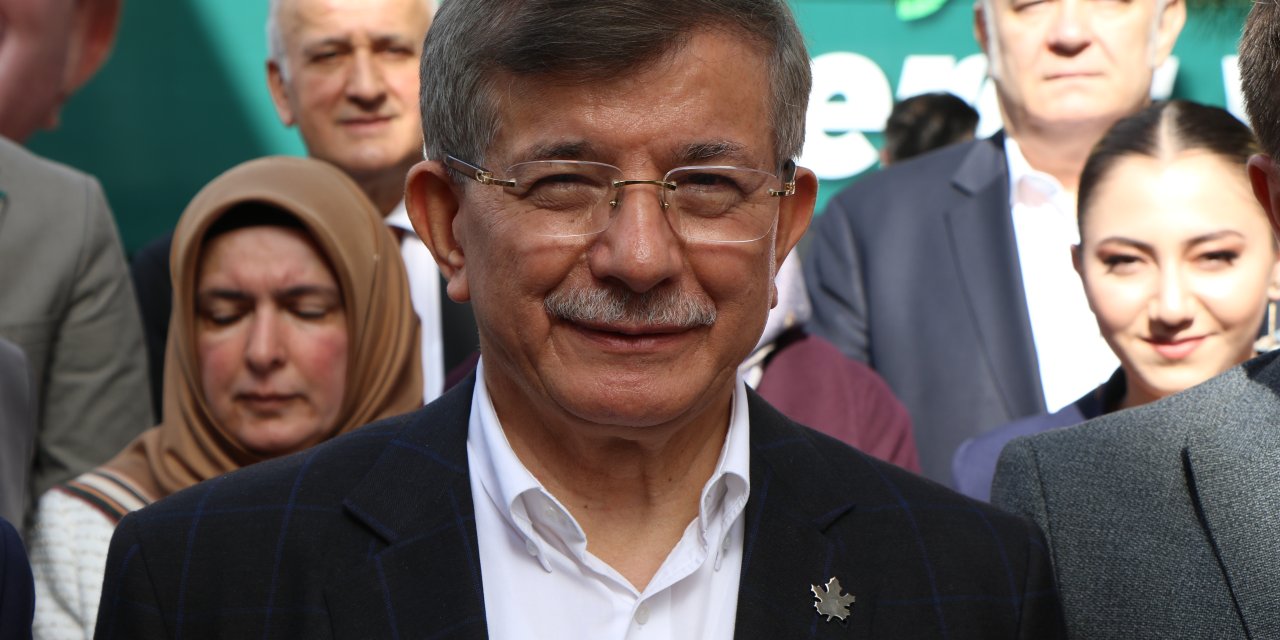 Davutoğlu: Bahçeli, Milli Beka Sorununu İktidarın Yolsuzluklarında Aramalı