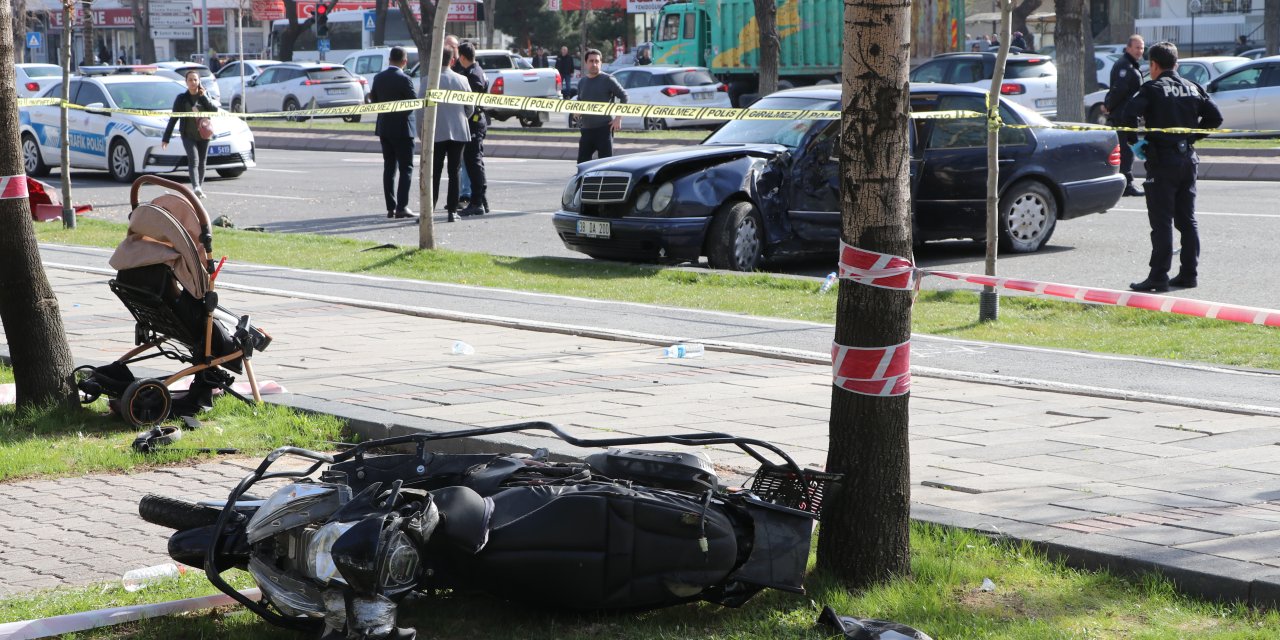 Kazada Savrulan Motosiklet, Kaldırımdaki Yayalara Çarptı: 1 Ölü, 3 Yaralı