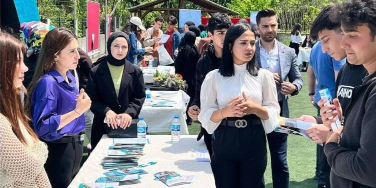 Üniversite Tanıtım Fuarı'nda RTEÜ'ye Yoğun İlgi