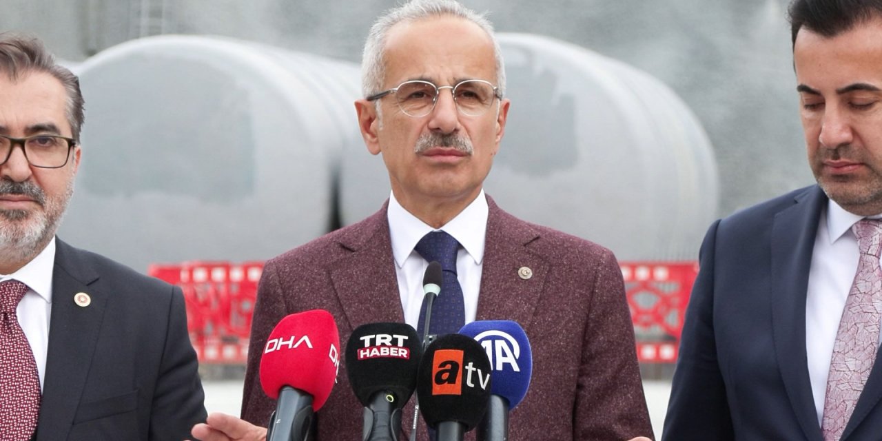 İstanbul- Ulaştırma Bakanı Uraloğlu Kilyos Tünel Şantiyesi'nde İncelemelerde Bulundu