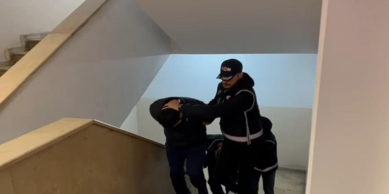 İstanbul - İstanbul'da 'Mahzen-23' Operasyonu: Kırmızı Bültenle Aranan Talgat Baisaov Ve Maxat Rakhishov Yakalandı