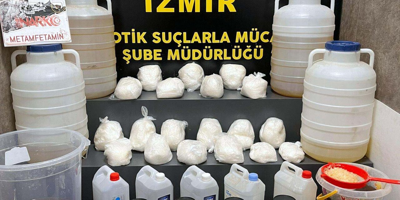 İzmir'de 112 Kilo Metamfetamin Ele Geçirildi; 2'si Yabancı Uyruklu, 5 Gözaltı