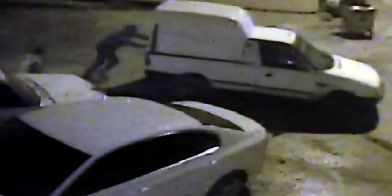 Sevgilisi Ve Oğluna İttirdiği Kamyoneti, Düz Kontak Yaparak Çaldı