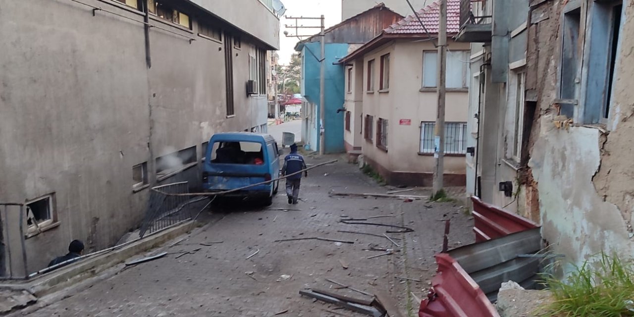 4 Katlı Otelin Kazan Dairesindeki Patlama Hasara Yol Açtı