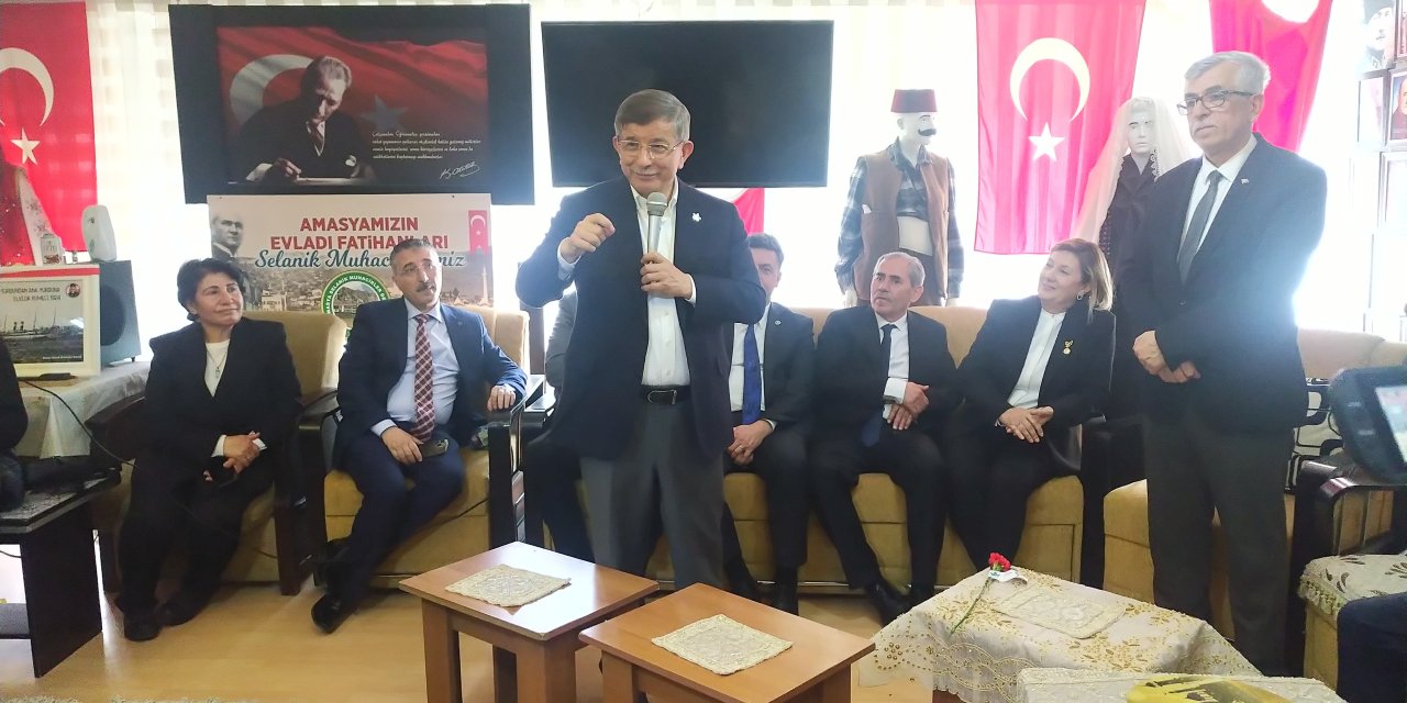 Ahmet Davutoğlu: İktidara Şimdi Güçlü Bir Mesaj Vermek Lazım