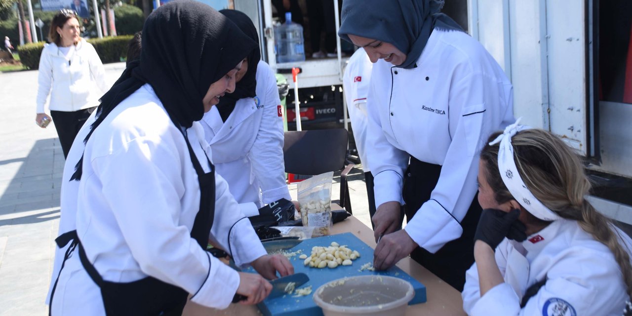 Ceyda Bölünmez Çankırı: İzmir'in Gönül Sofrasını Kurduk