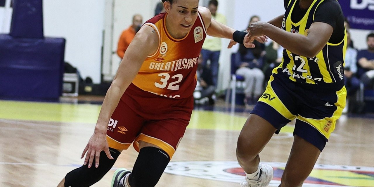 Fenerbahçe Yarı Final Serisinde İlk Maçı Kazandı