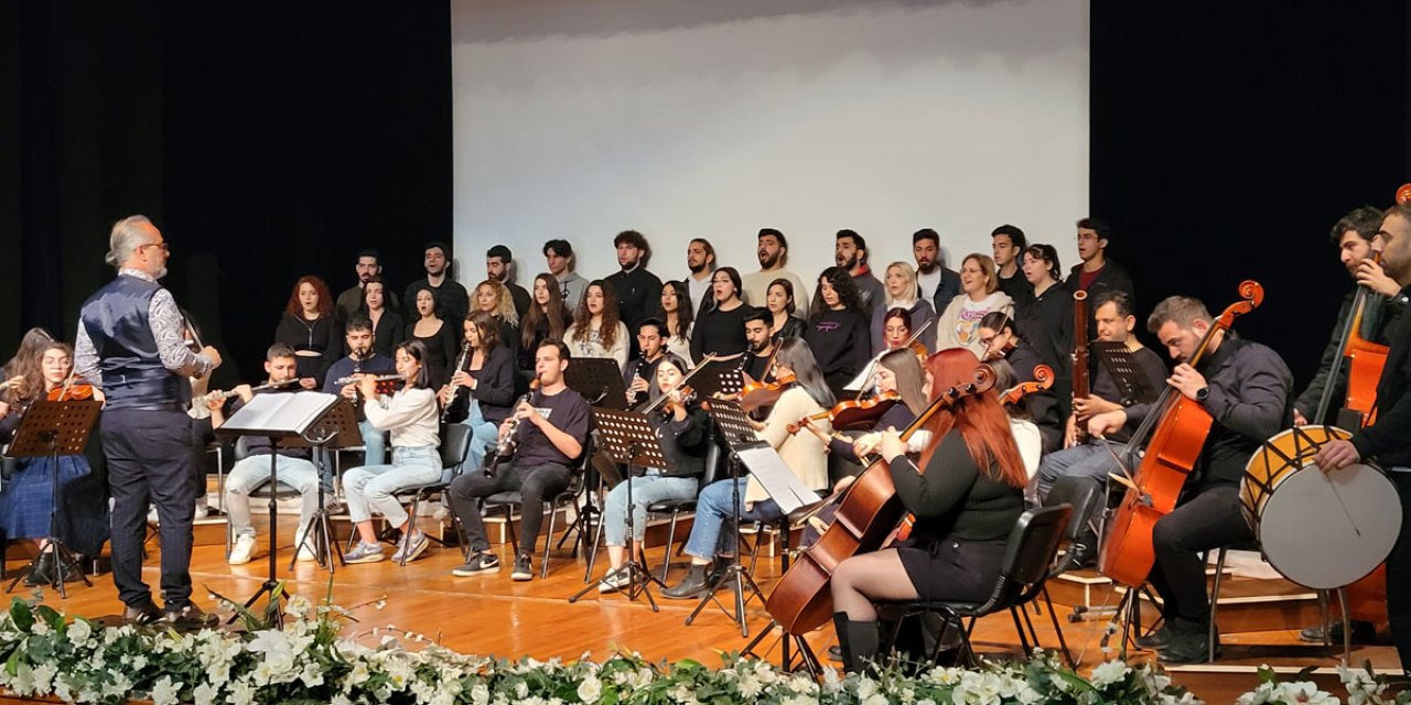 Atatürk'ün Yapay Zekayla Oluşturulan Sesine Orkestrayla Eşlik Ettiler