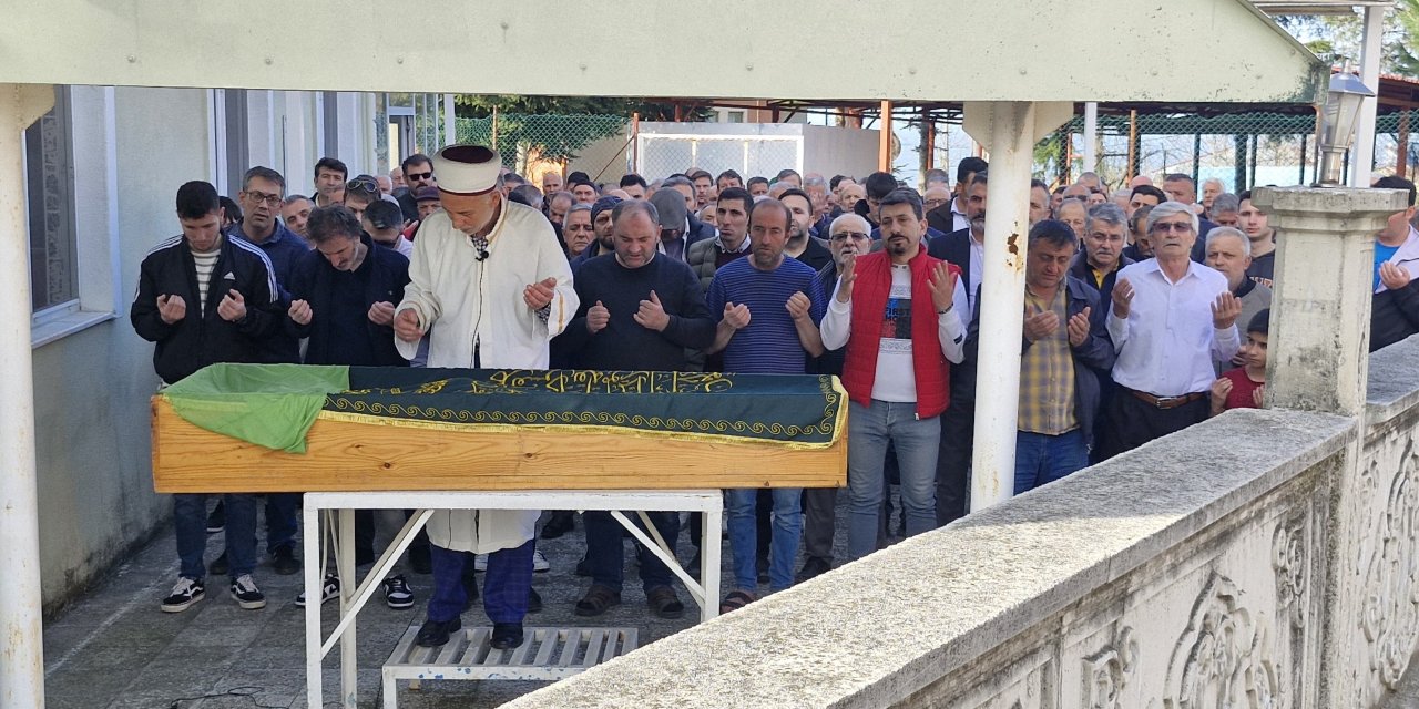 Muğla’da Eşi Tarafından Öldürülen Kadın, Samsun'da Toprağa Verildi