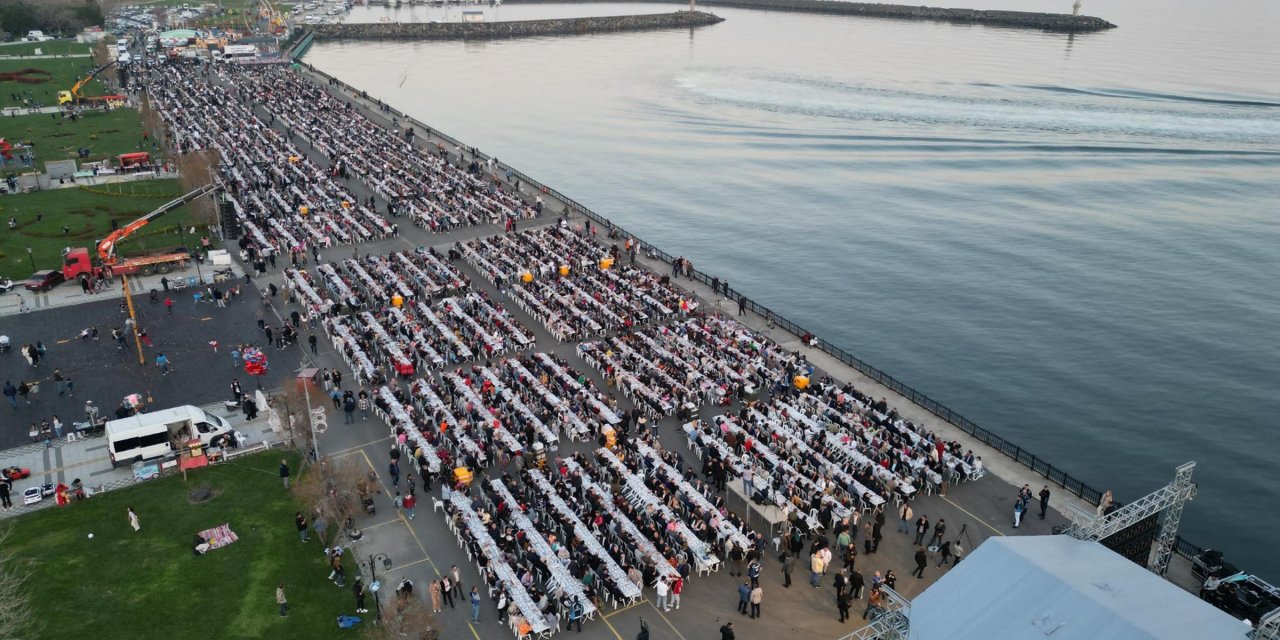Tekirdağ'da 10 Bin Kişilik İftar