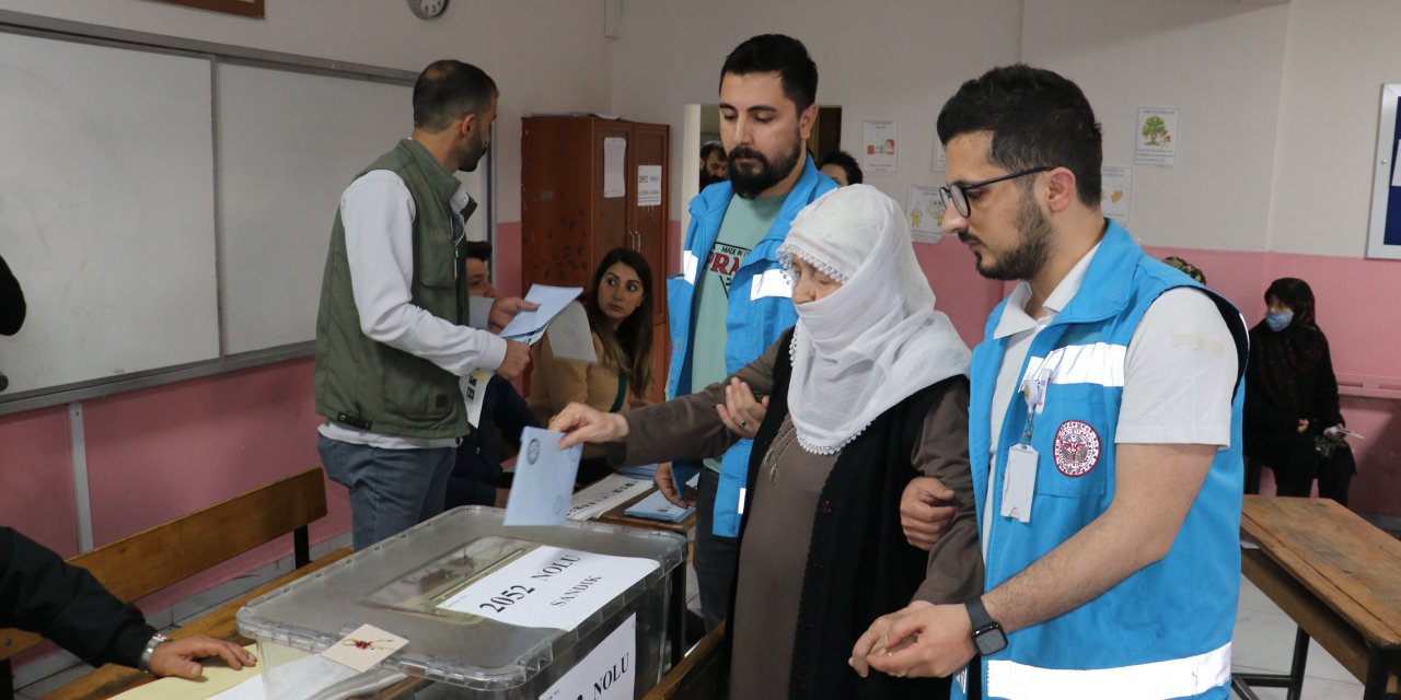 Oyunu Sağlık Personeli Eşliğinde Kullandı